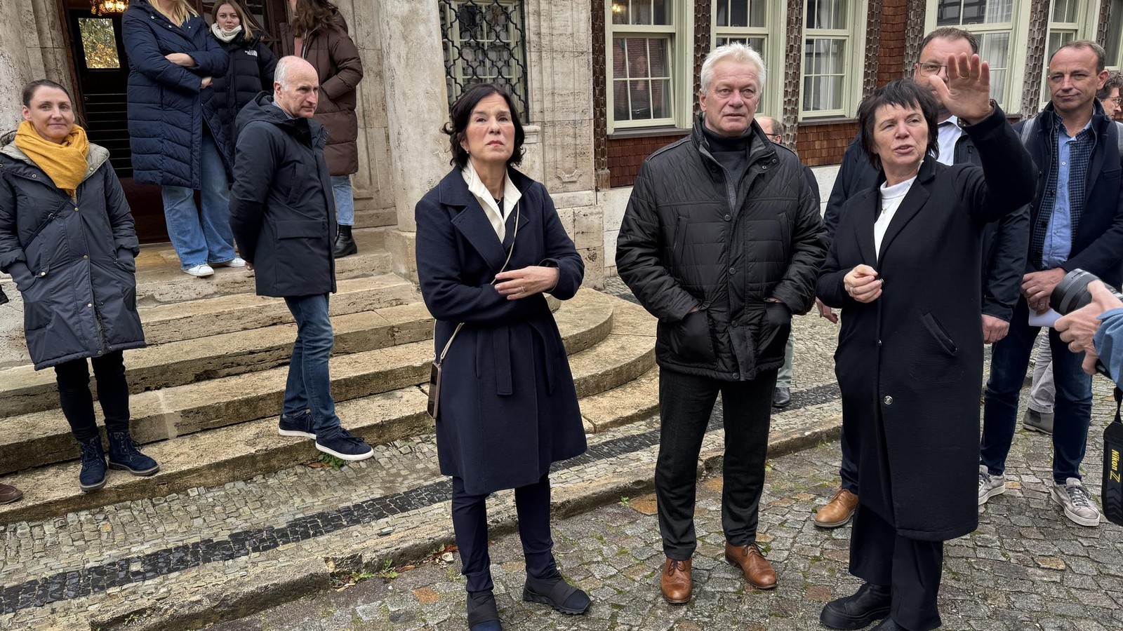 Bundeslandwirtschaftsminister-sieht-rechtliche-H-rden-f-r-bundesweite-Stallpflicht