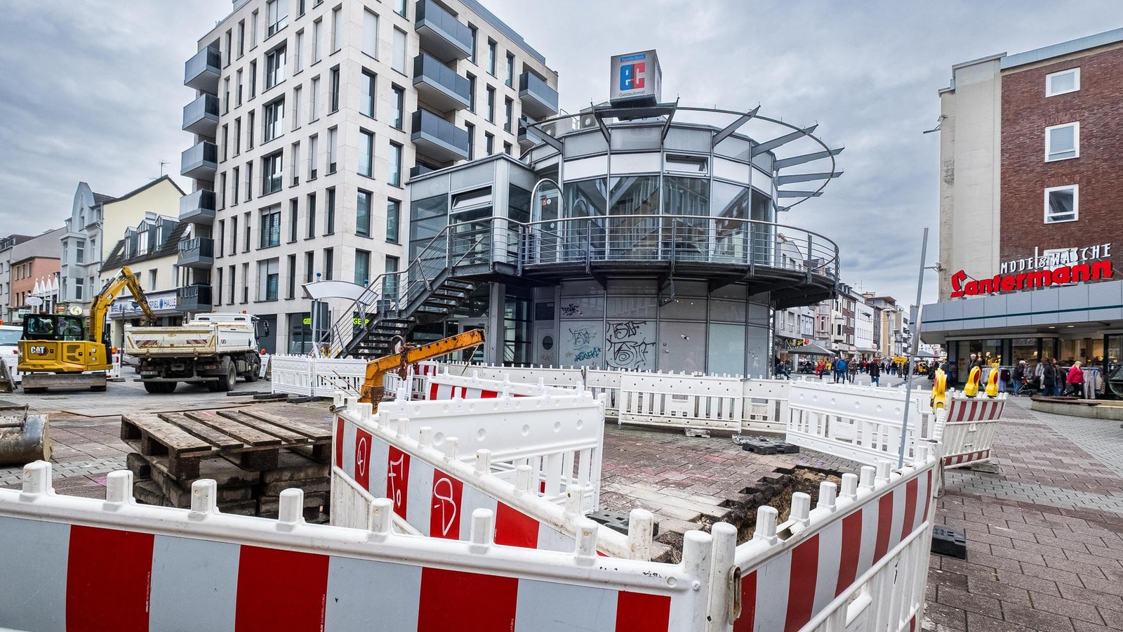 Historischer-City-Umbau-So-reagieren-die-Sterkrader-Kunden-und-H-ndler