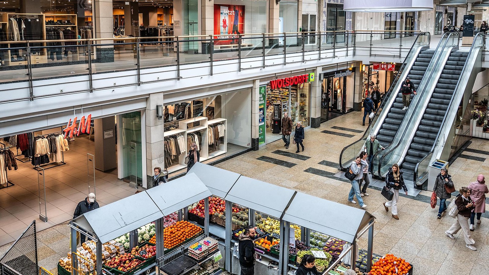 Alarm-im-Forum-ausgel-st-M-lheimer-Einkaufszentrum-musste-ger-umt-werden