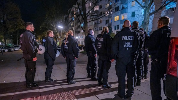 Schlägerei in Steilshoop: Polizei mit Großaufgebot im Einsatz