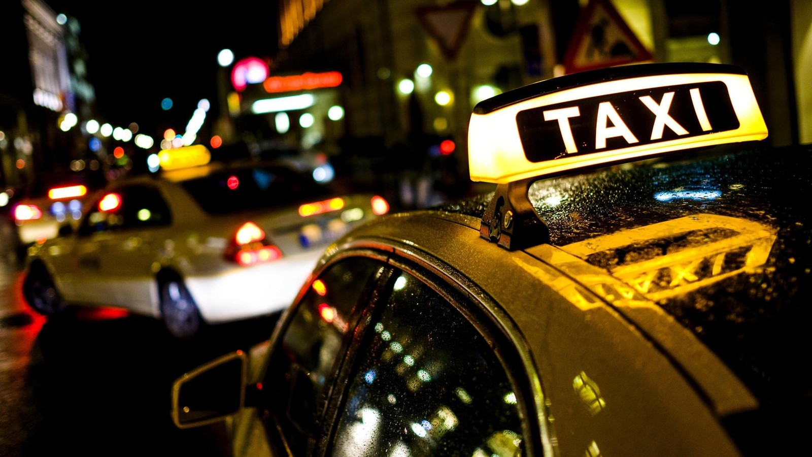 Stress-nach-Aida-Weltreise-Ende-der-ra-Mercedes-Taxi-Geheimnisse-aus-Hamburg