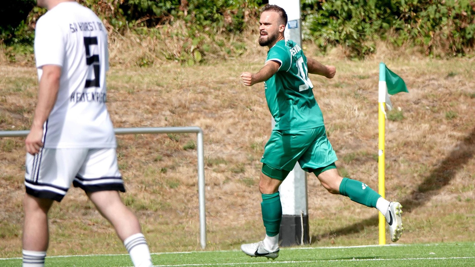 Bezirksliga-Gelsenkirchener-genie-en-den-Moment-trotz-neuer-Hiobsbotschaft