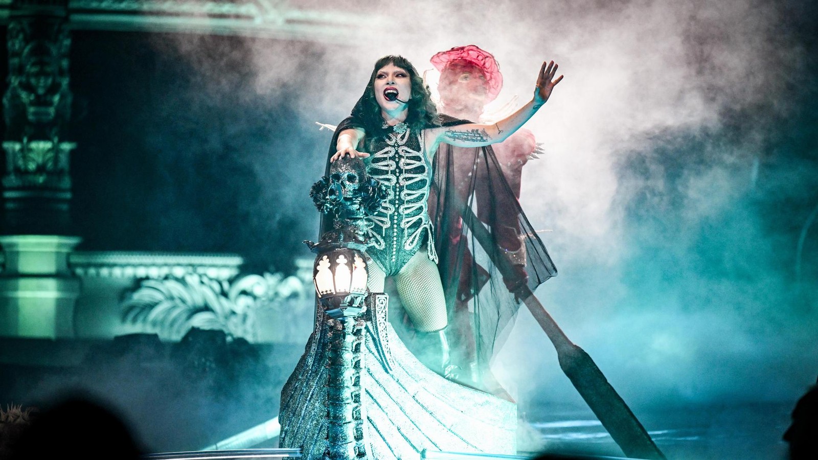 Lady-Gaga-haucht-nur-einen-Satz-und-schl-gt-17-000-in-den-Bann