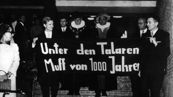 „Unter den Talaren Muff von 1000 Jahren“ – Uni ehrt Demonstranten