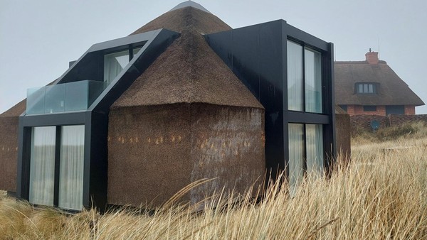 Sylt: Star-Architekt gewinnt Preis für umstrittene Reetdach-Haube