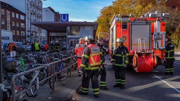 Feuer im U-Bahnhof Christuskirche – Großaufgebot in Eimsbüttel