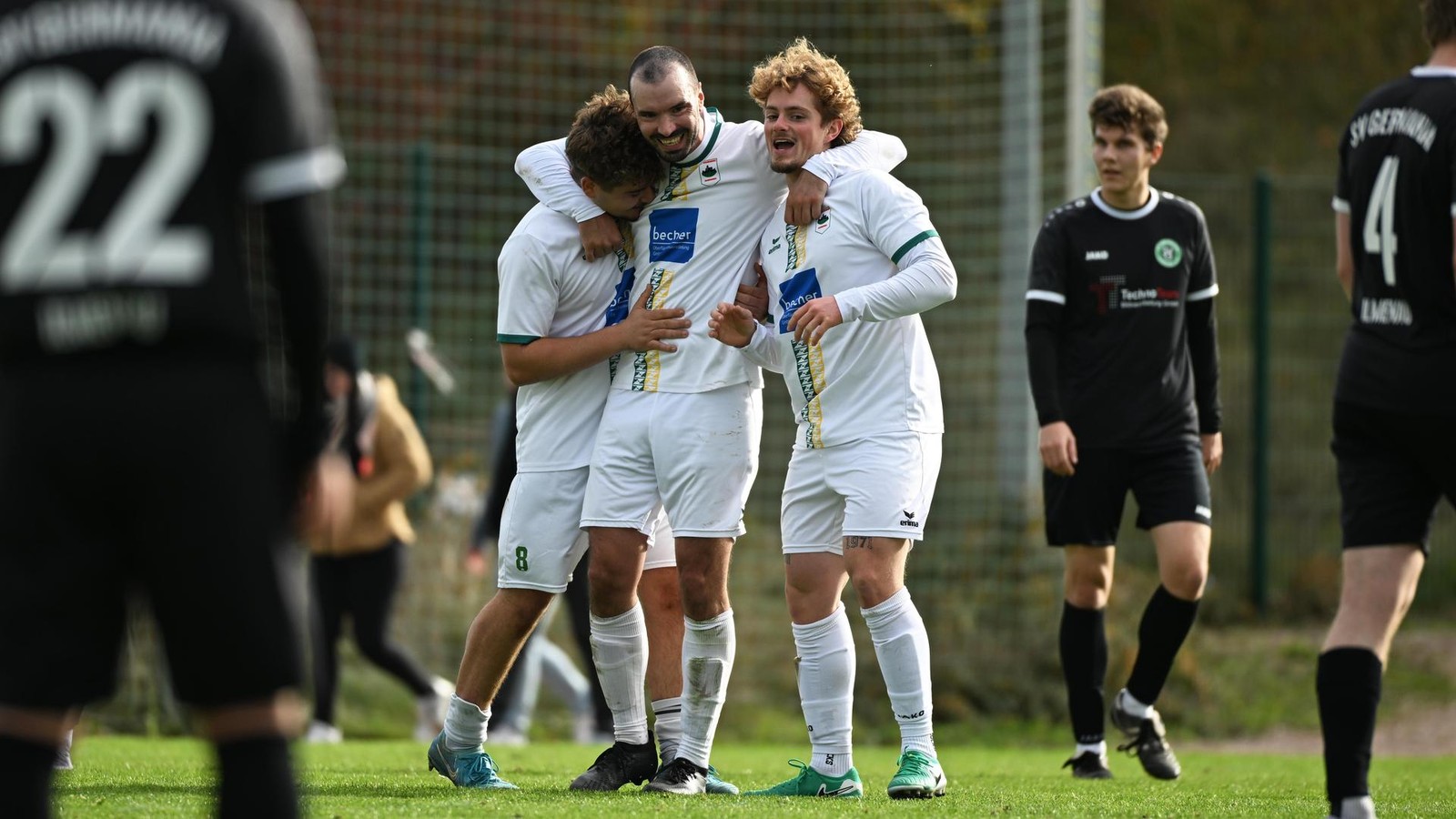 Haarhausens-Torj-ger-Lukas-Gla-knackt-nun-auch-die-200