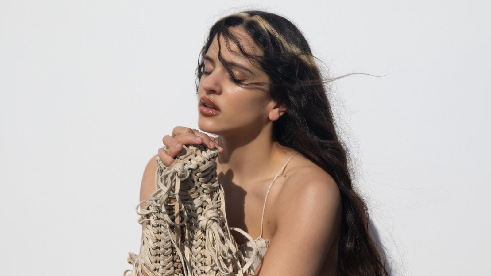 Rosal-a-schreibt-mit-ihrem-neuen-Album-Lux-Musikgeschichte