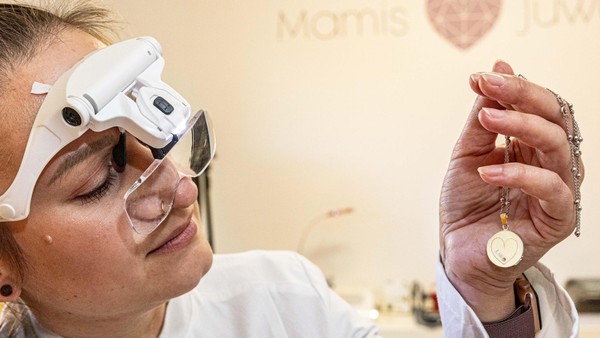 „Kunden vertrauen mir“: Salzgitteranerin stellt besondere Erinnerungsstücke her