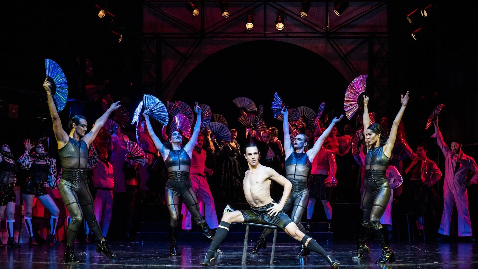 K-sst-sie-ihn-oder-nicht-Kiss-me-Kate-wird-am-DNT-Weimar-zur-ganz-gro-en-Show