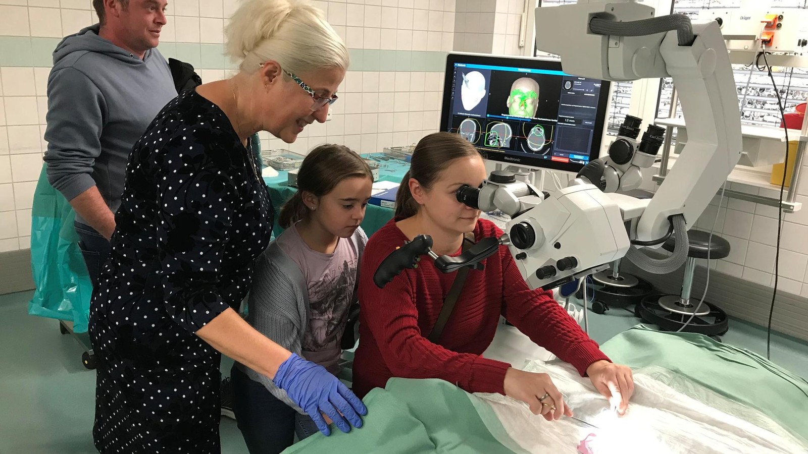 Tag-der-offenen-T-r-Einblicke-in-die-moderne-Patientenversorgung-der-Ilm-Kreis-Kliniken