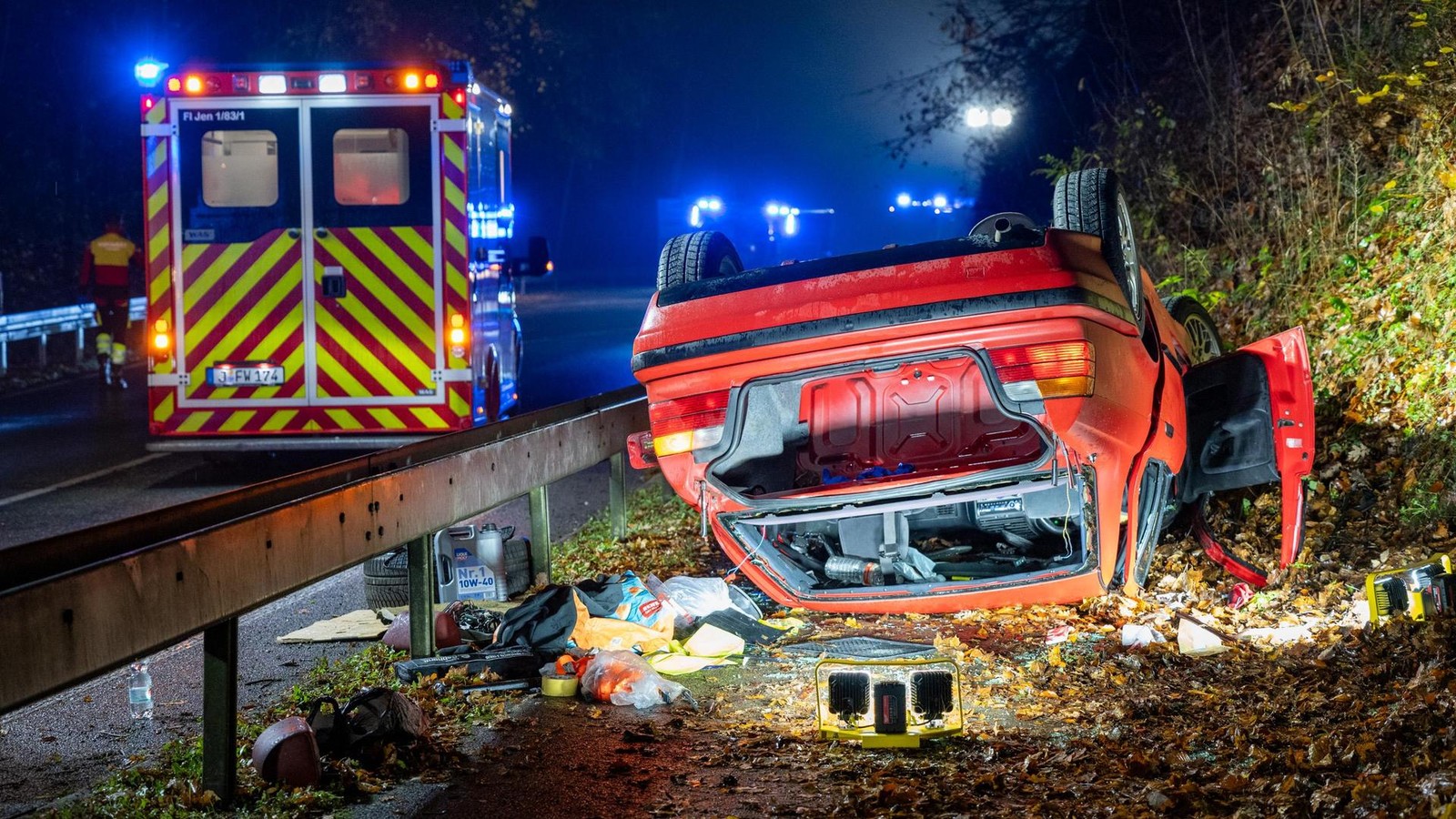 Pkw-berschl-gt-sich-auf-Bundesstra-e-Zwei-Schwerverletzte