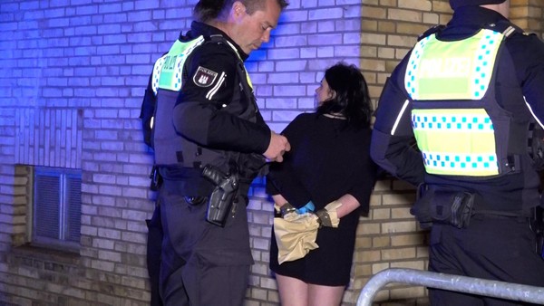 Partner mit Messer getötet: Haftbefehl gegen 20-jährige Verdächtige