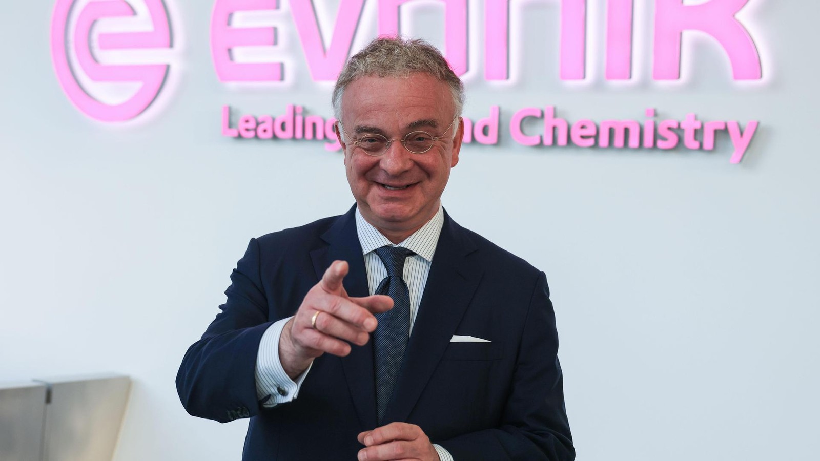 Kullmann-auf-vielen-Kan-len-So-mischt-der-Evonik-Chef-in-der-CO2-Debatte-mit