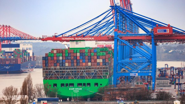 Strafzölle der USA treffen den Hamburger Hafen mit voller Wucht, aber ...