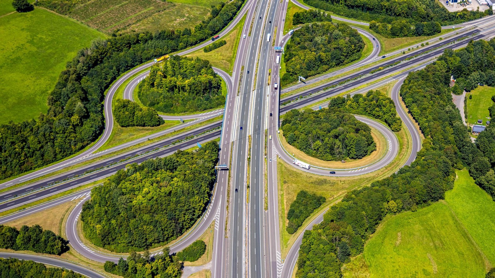 N-chtliche-Sperrungen-am-Autobahnkreuz-Olpe-S-d