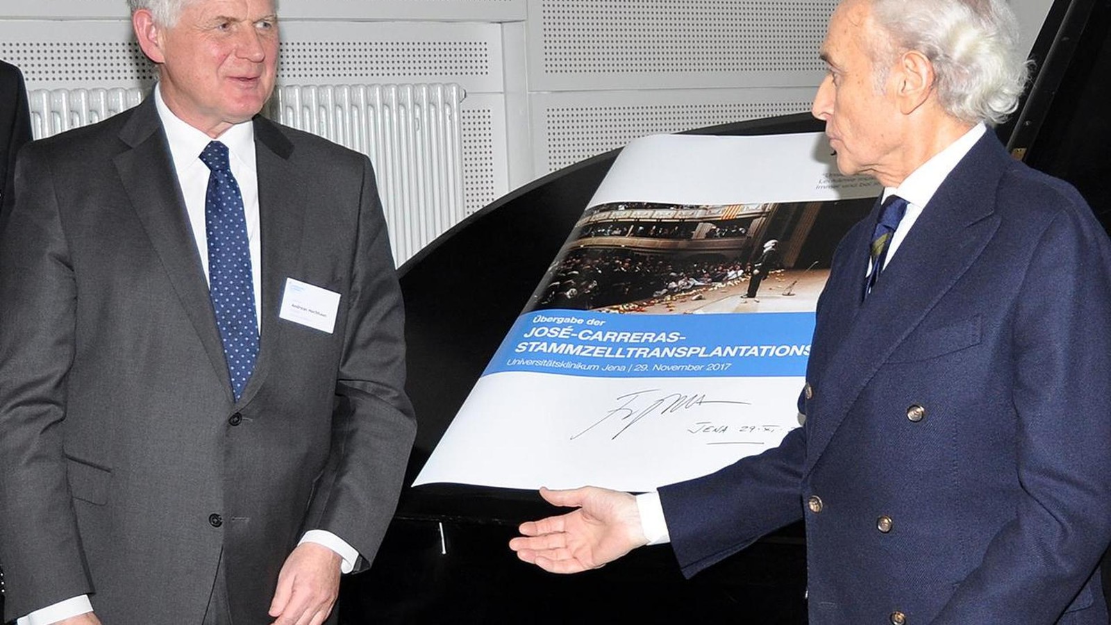 Land-ehrt-Wissenschaftler-aus-Jena-f-r-Forschung-zur-Krebsbehandlung