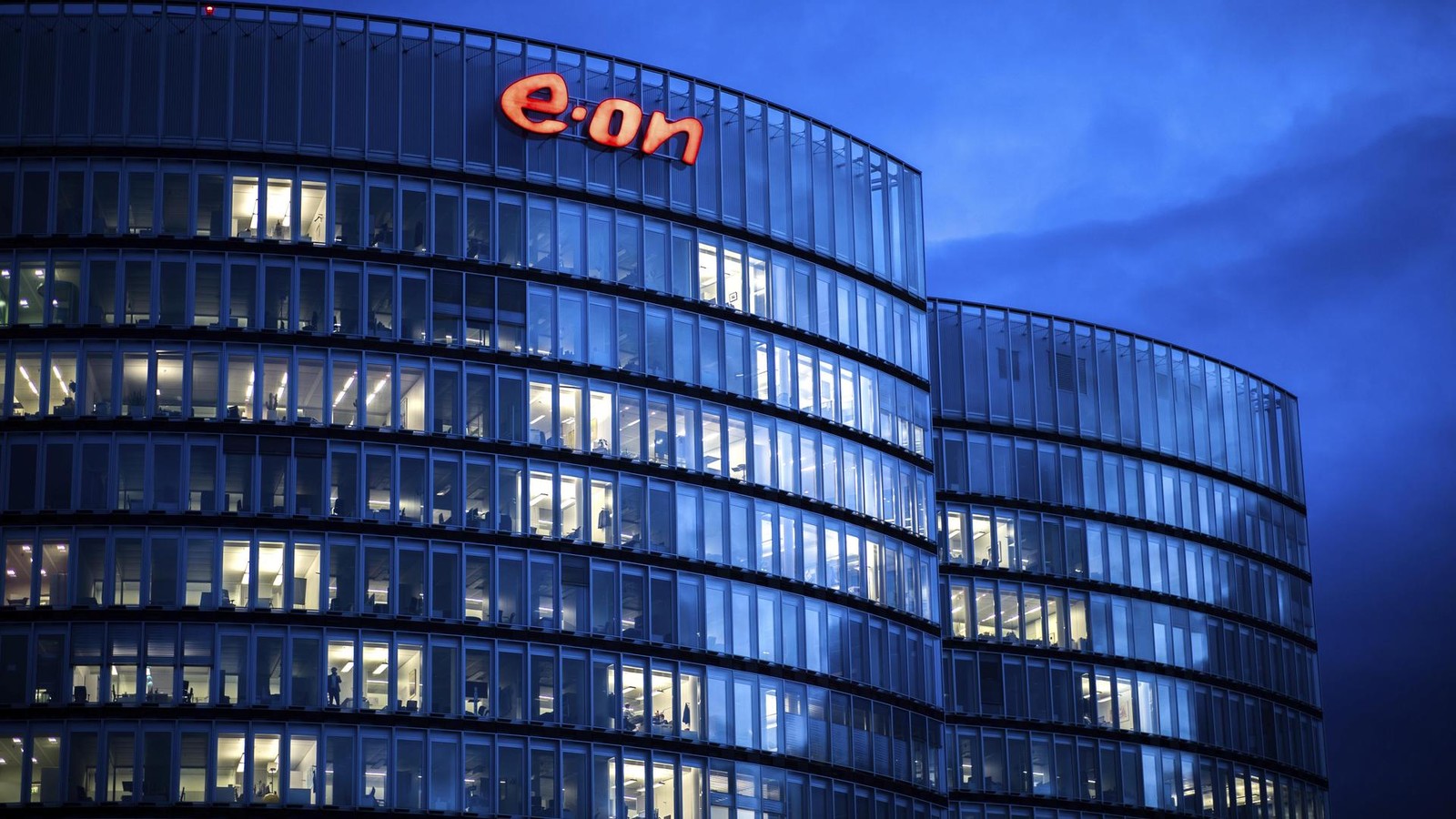 Eon-verdient-Milliarden-bei-RWE-bricht-der-Gewinn-ein