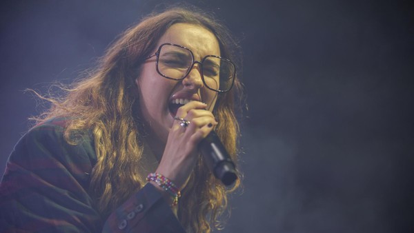 Lawrence verwandelt das Docks in eine fröhliche Partyzone