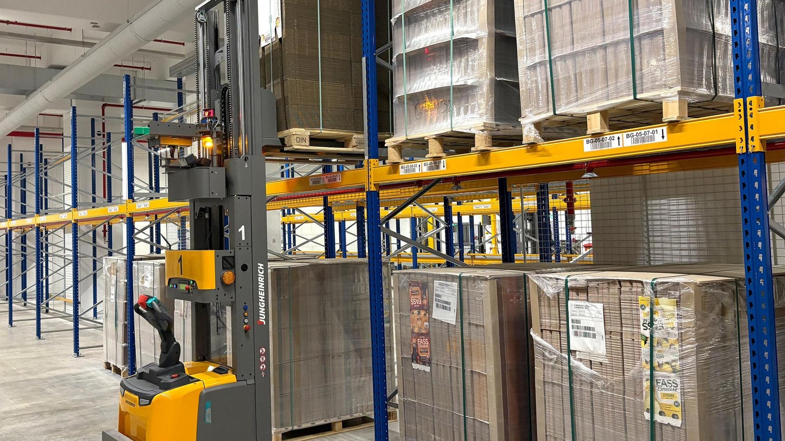 Brauerei-Veltins-setzt-auf-autonome-Roboter-f-r-24h-Nachschub-in-der-Abf-llanlage