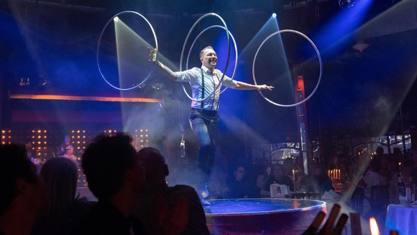 Mit „Weltpremiere“ – so gut ist die neue Poletto-Show im Palazzo