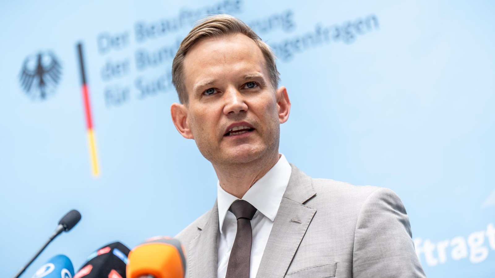 Keine-teuren-Medikamente-f-r-Alte-Streeck-fordert-Debatte