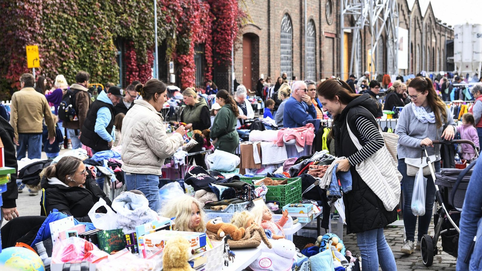 Tr-delm-rkte-in-NRW-Das-sind-die-Flohmarkt-Highlights-am-15-und-16-November