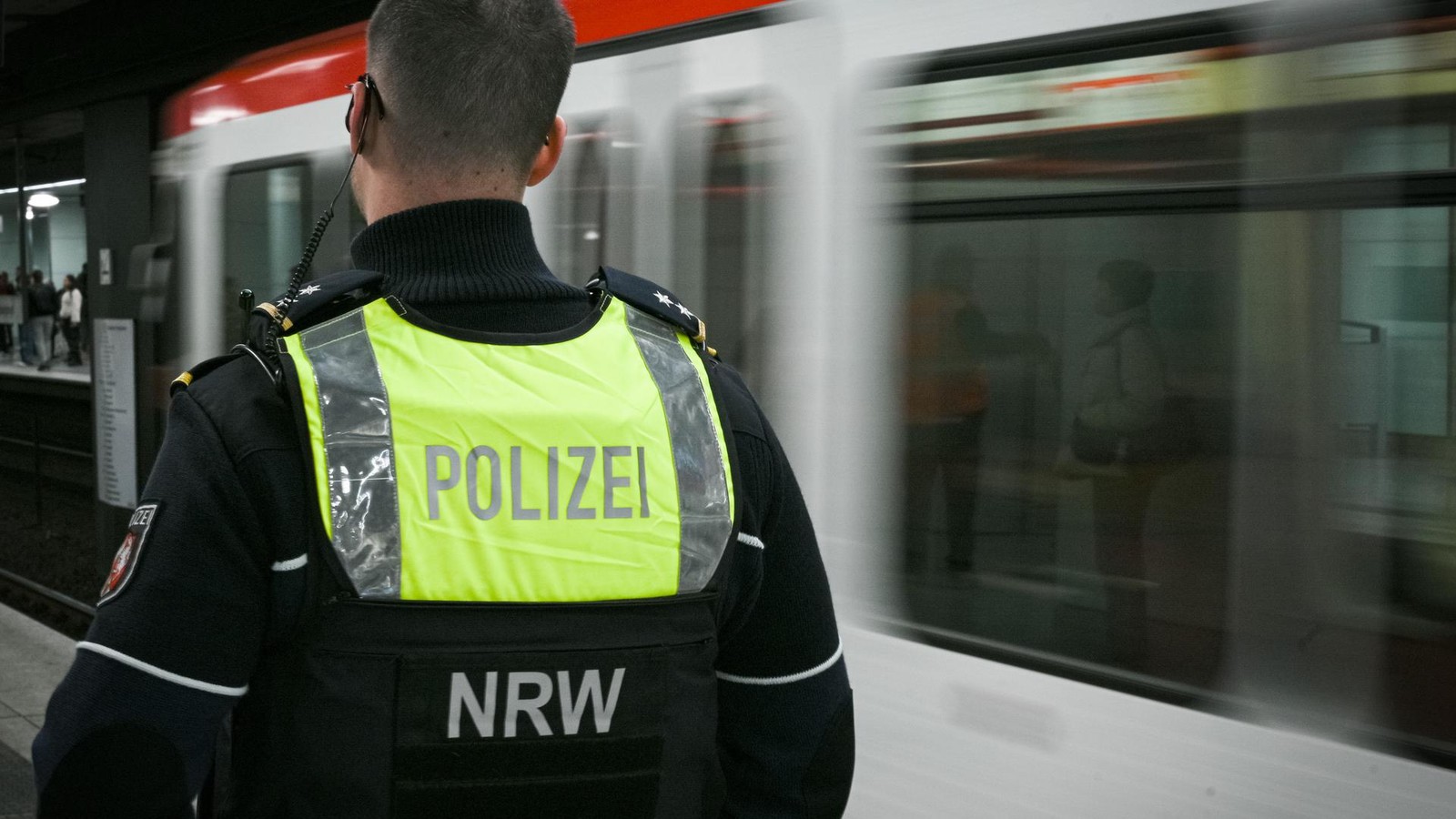 Kontrolle-der-Bundespolizei-am-Hbf-Essen-15-J-hriger-tr-gt-Schlagring-bei-sich