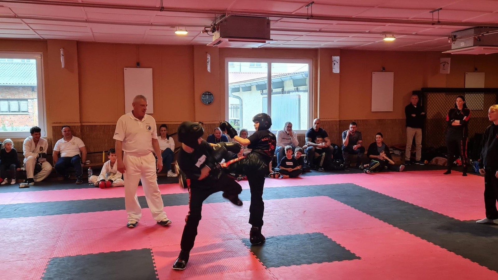 Kampfsport-in-Arnstadt-Traditionelles-Herbstturnier-des-Arnst-dter-Kick-Box-Team