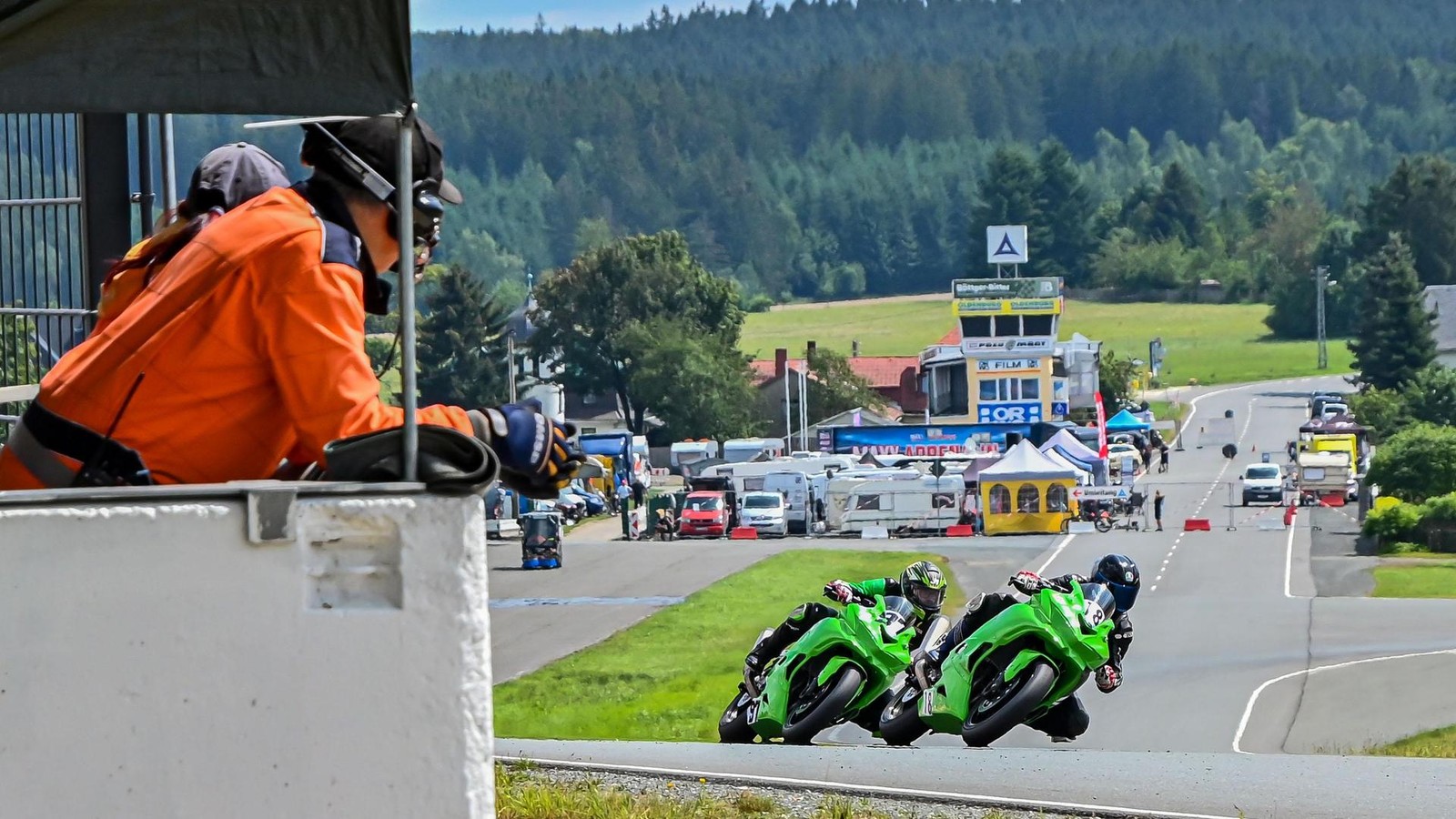 Fans-des-Motorsports-aufgepasst-Das-ist-ber-das-internationale-Dreieckrennen-2026-bekannt