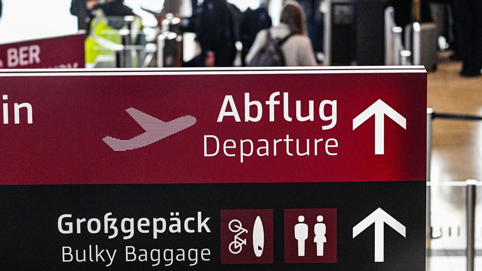 Gep-ckabgabe-schon-am-Bahnhof-Hier-k-nnte-die-Deutsche-Bahn-mal-punkten