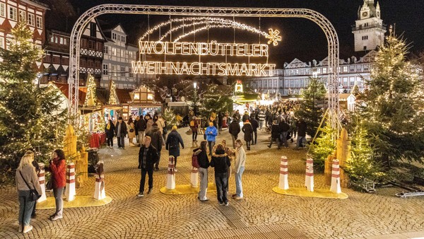 Nicht mehr ohne – das kosten Betonpoller und Co. auf dem Weihnachtsmarkt Wolfenbüttel