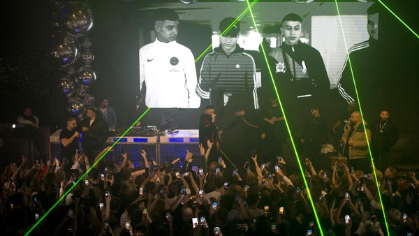 „Bin clean“: Rapper Haftbefehl gibt erstes Konzert seit Doku