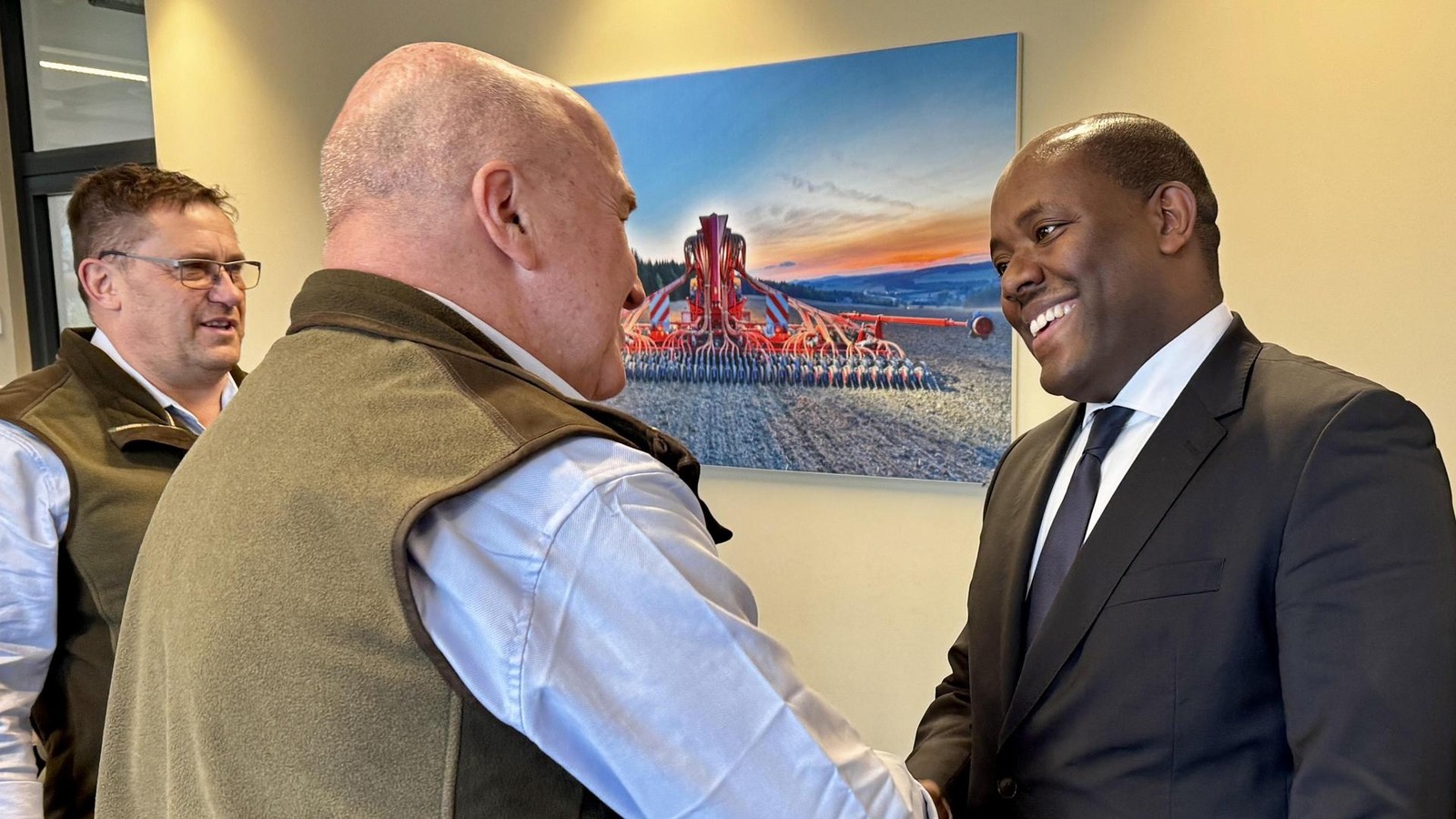 Kreis-Greiz-Hoher-Besuch-aus-Afrika-interessiert-sich-f-r-Landtechnik-von-Horsch