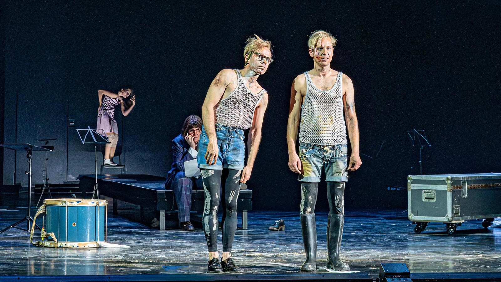 Ersch-tternd-und-aufr-ttelnd-Das-gro-e-Heft-am-Schauspielhaus