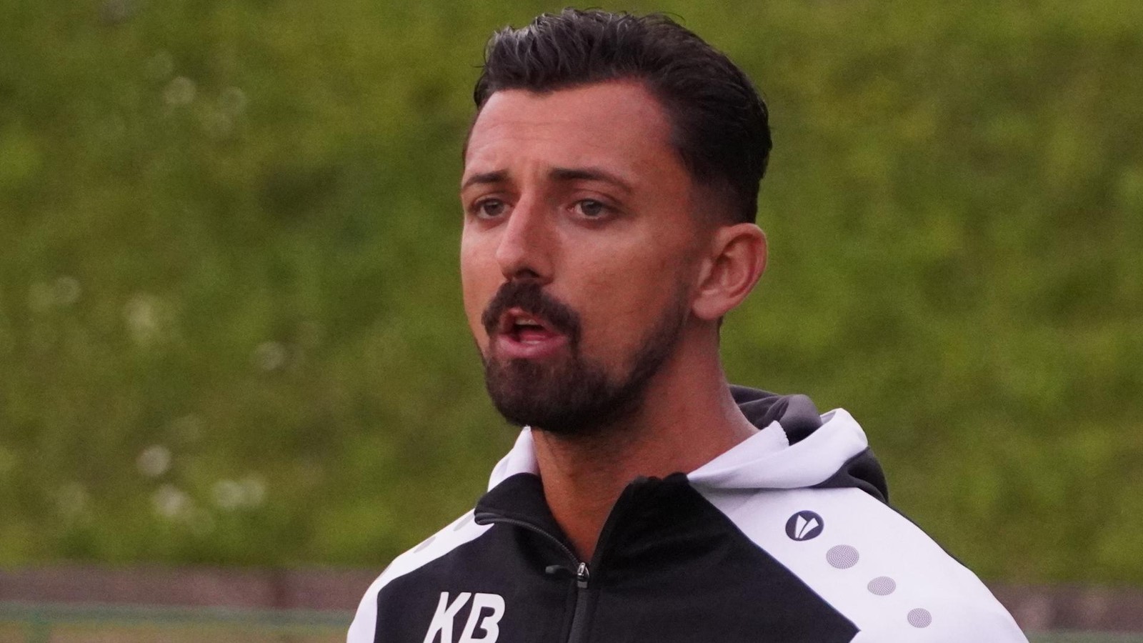 Reserve-des-SV-Schott-Jena-st-rzt-den-1-FC-Greiz-in-gro-e-Schwierigkeiten