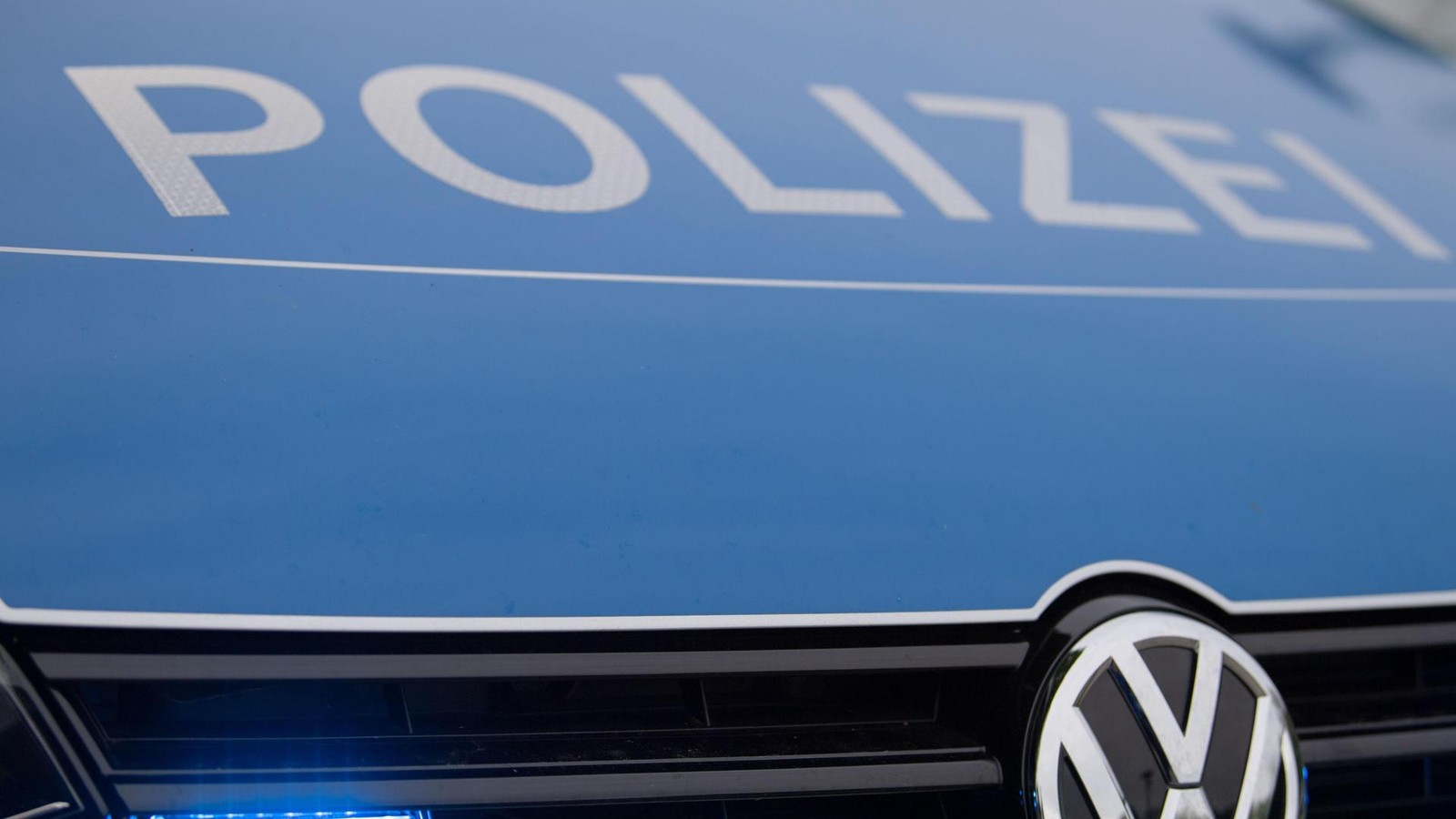 Helmstedt-Unbekannte-bedrohen-und-berauben-Ehepaar