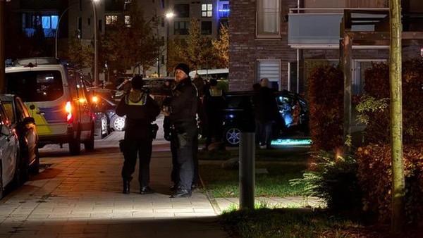 Schüsse in Eidelstedt? Polizisten finden schwer verletzten Mann in Haus