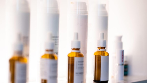 Black Friday 2025: Aktuelle Angebote für Hyaluron-Seren