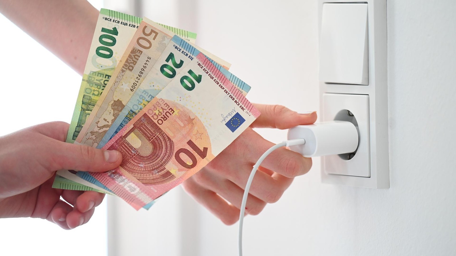 Kunden-werden-entlastet-Stadtwerke-Dinslaken-senken-Preise-f-r-Strom-und-Gas