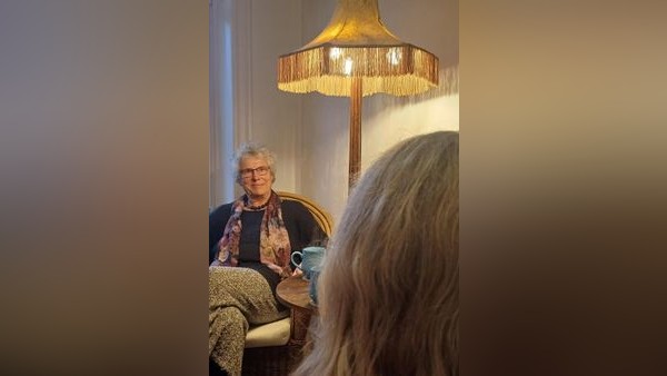 Sterbebegleiterin: „Lassen Sie die Tür offen, damit ich das Lachen höre“