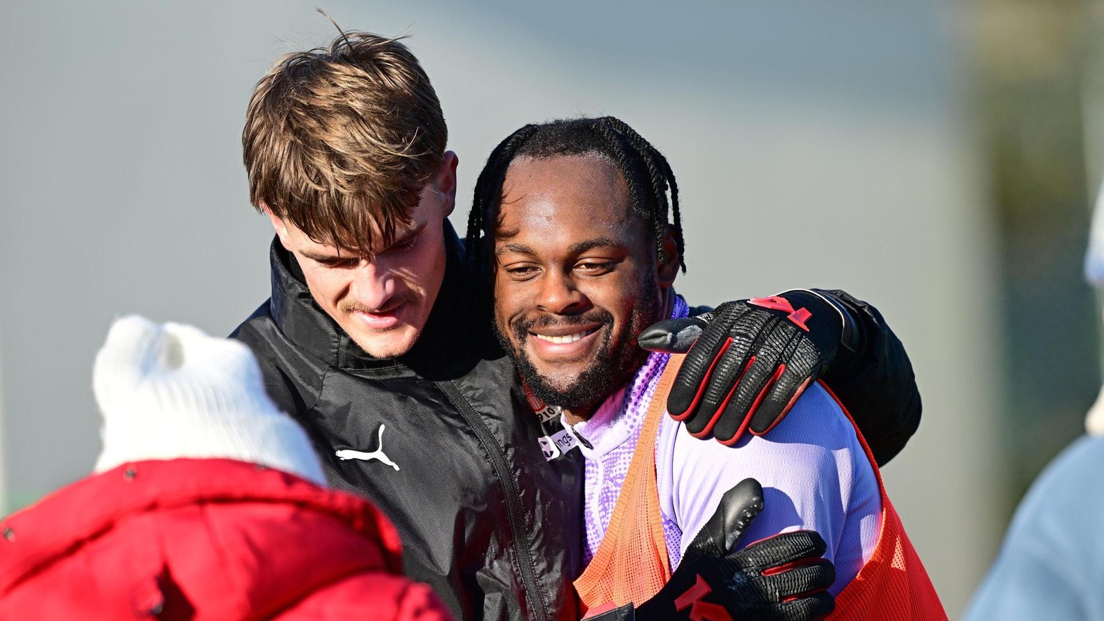 Hilfe-beim-Kochen-Jones-lie-seine-Mutter-aus-England-einfliegen