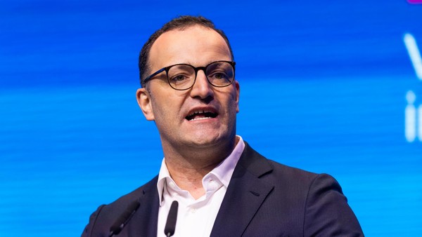 Spahn soll Merz‘ Rentenkrise lösen – doch welches Spiel spielt er wirklich?