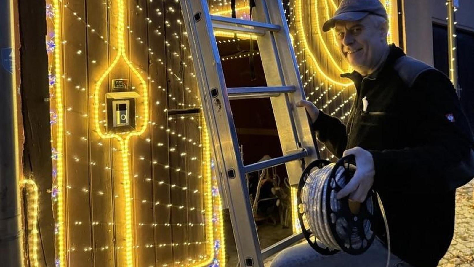 Kreis-S-mmerda-Samstag-erstrahlt-das-Weihnachtshaus-mit-40-000-Lichtern