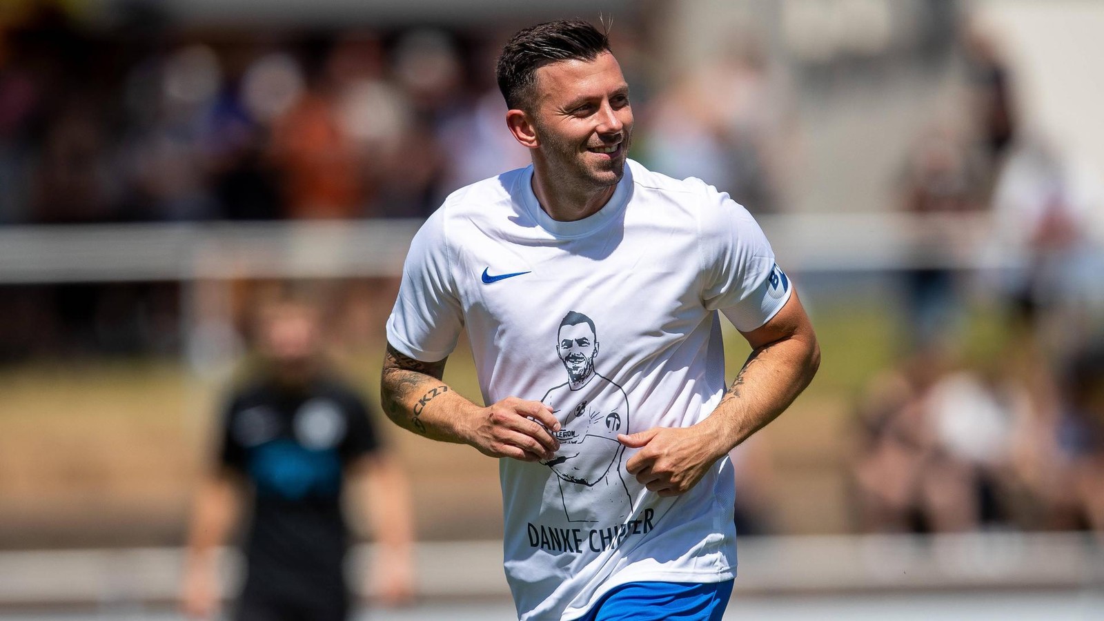 Rot-Wei-Legende-Kammlott-Kurios-wie-ich-B-rgermeister-wurde-mit-Video-