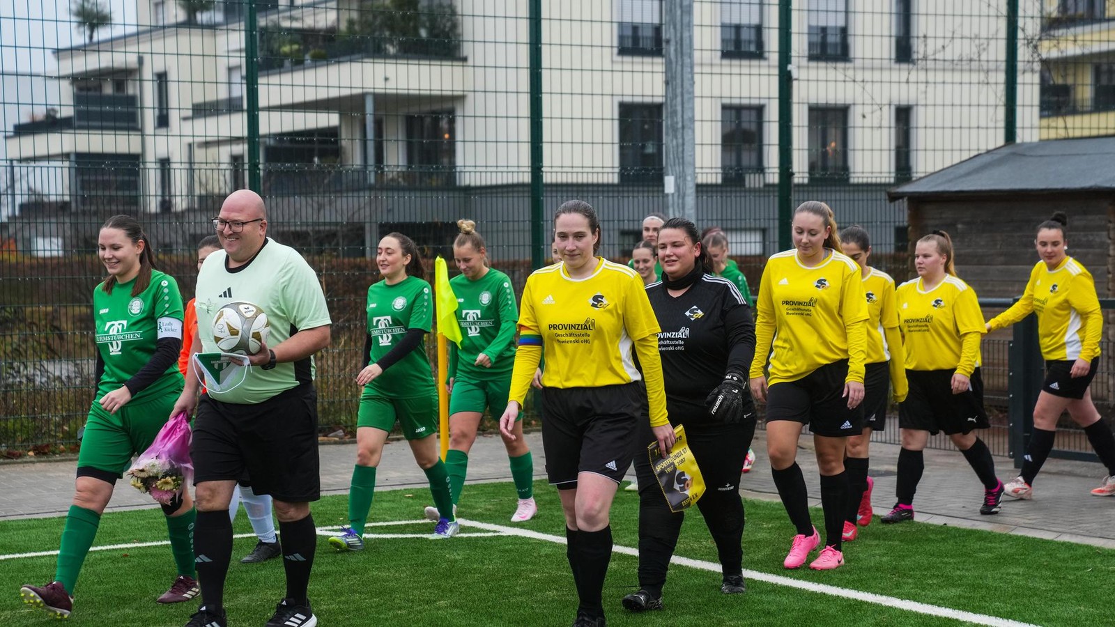 Nun-ist-Schluss-mit-Staubwolken-Kunstrasen-in-Essen-R-ttenscheid-endlich-fertig