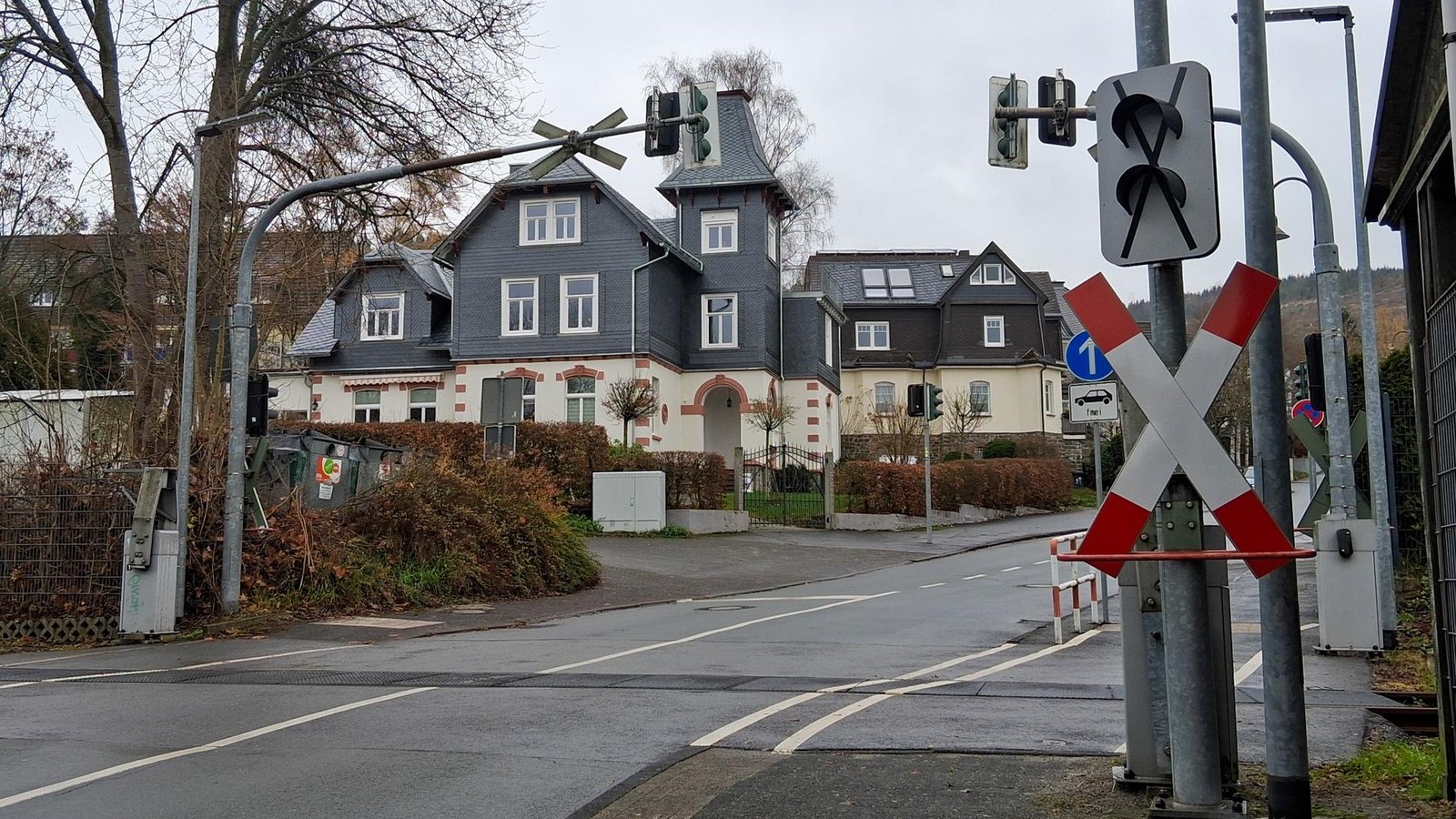 Bad-Berleburg-Das-steckt-hinter-dem-R-ckbau-der-Bahn-berg-nge