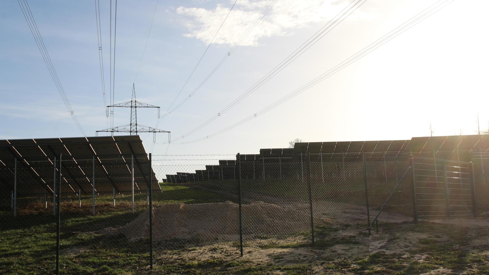 Ger-cht-aufgegriffen-Batteriespeicher-f-r-Dorf-nahe-P-neck-