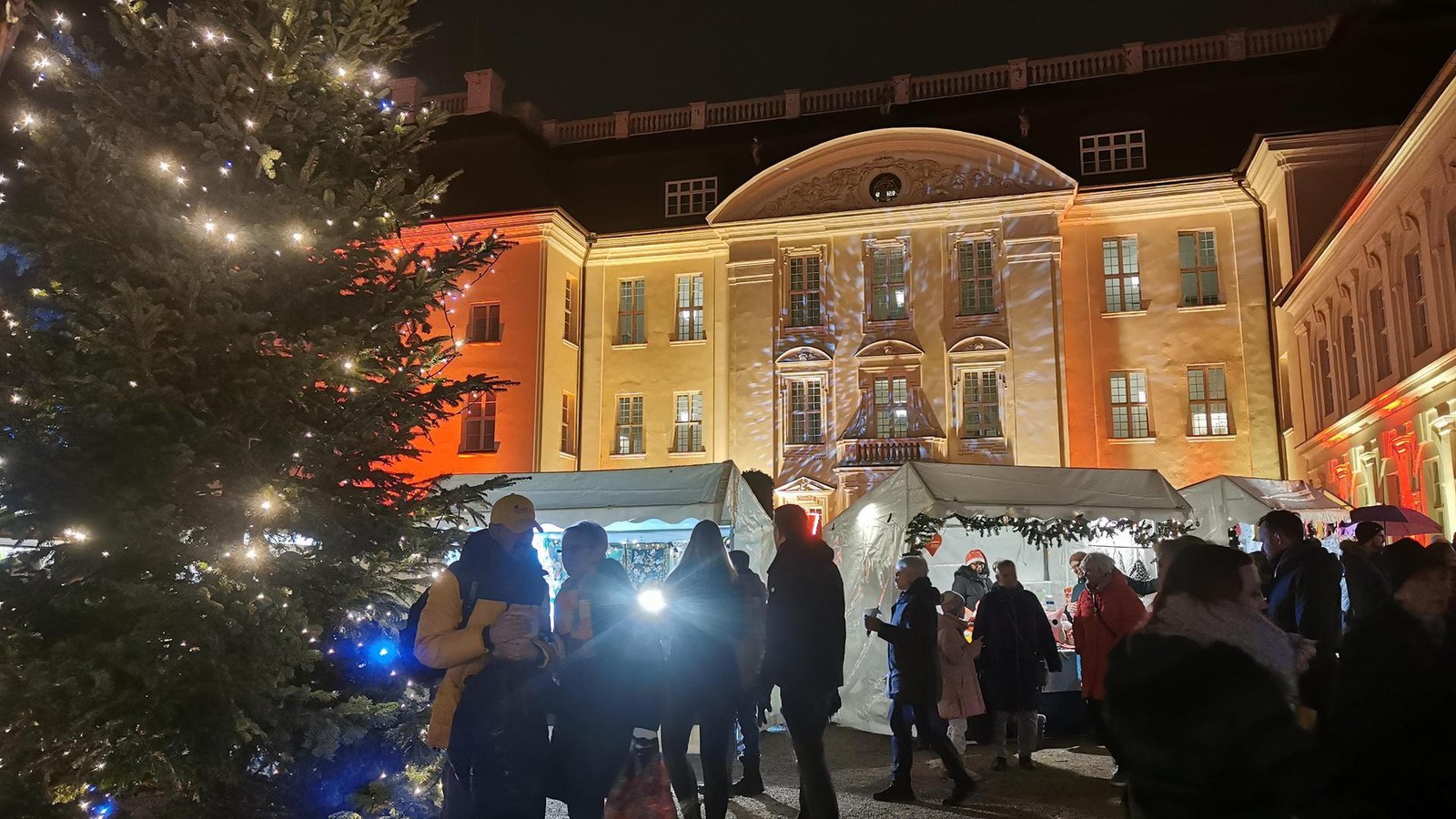 Weihnachtsmarkt-verwandelt-die-Altstadt-K-penick-und-die-Schlossinsel