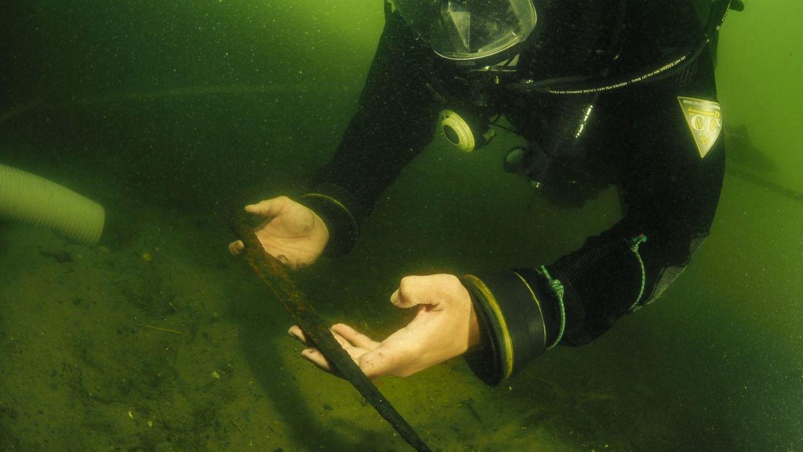 Unscheinbarer-See-entpuppt-sich-als-mittelalterliche-Schatzkammer